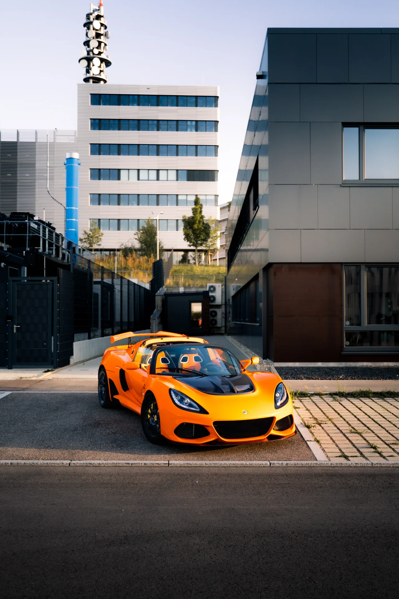 Fotoshooting von einem orangenem Lotus Elise in der ulmer Wilhelmsburg., Bild 13