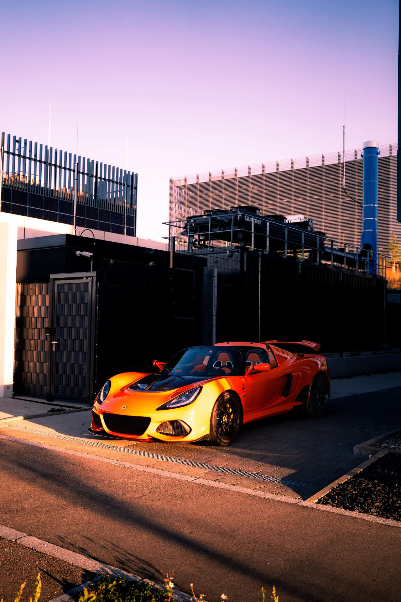 Fotoshooting von einem orangenem Lotus Elise in der ulmer Wilhelmsburg., Bild 2