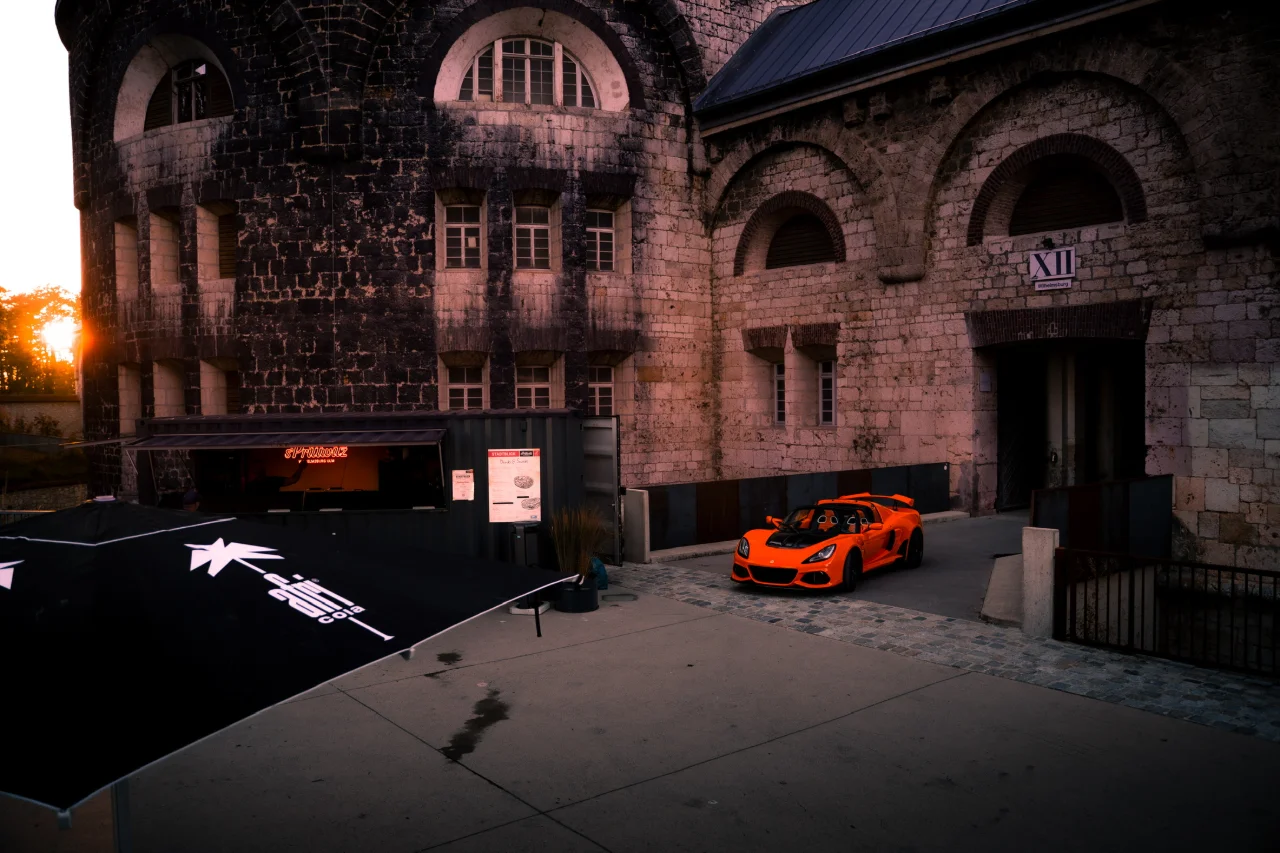 Fotoshooting von einem orangenem Lotus Elise in der ulmer Wilhelmsburg., Bild 19