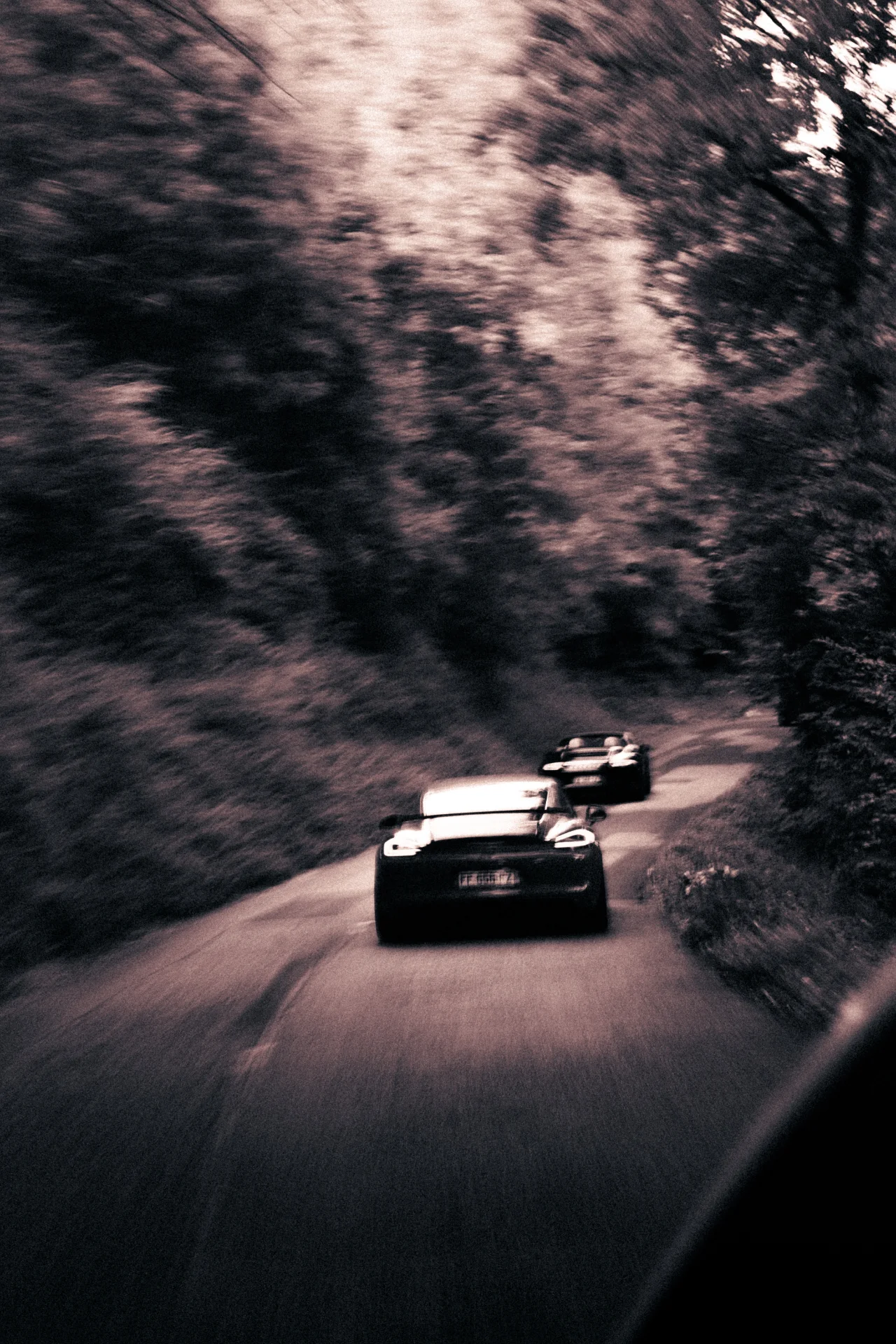 Fotos von Porsches und Oldtimern bei einer Ausfahrt in den französischen Alpen., Bild 7