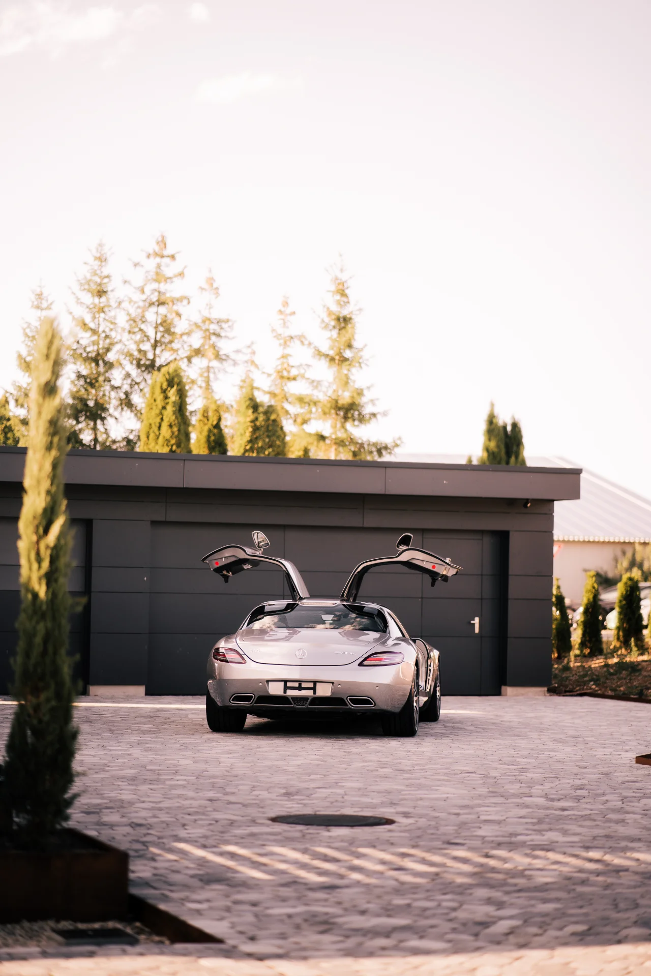 Fotos von einem Mercedes SLS bei der Werkstatt Oldtimer Erz., Bild 11