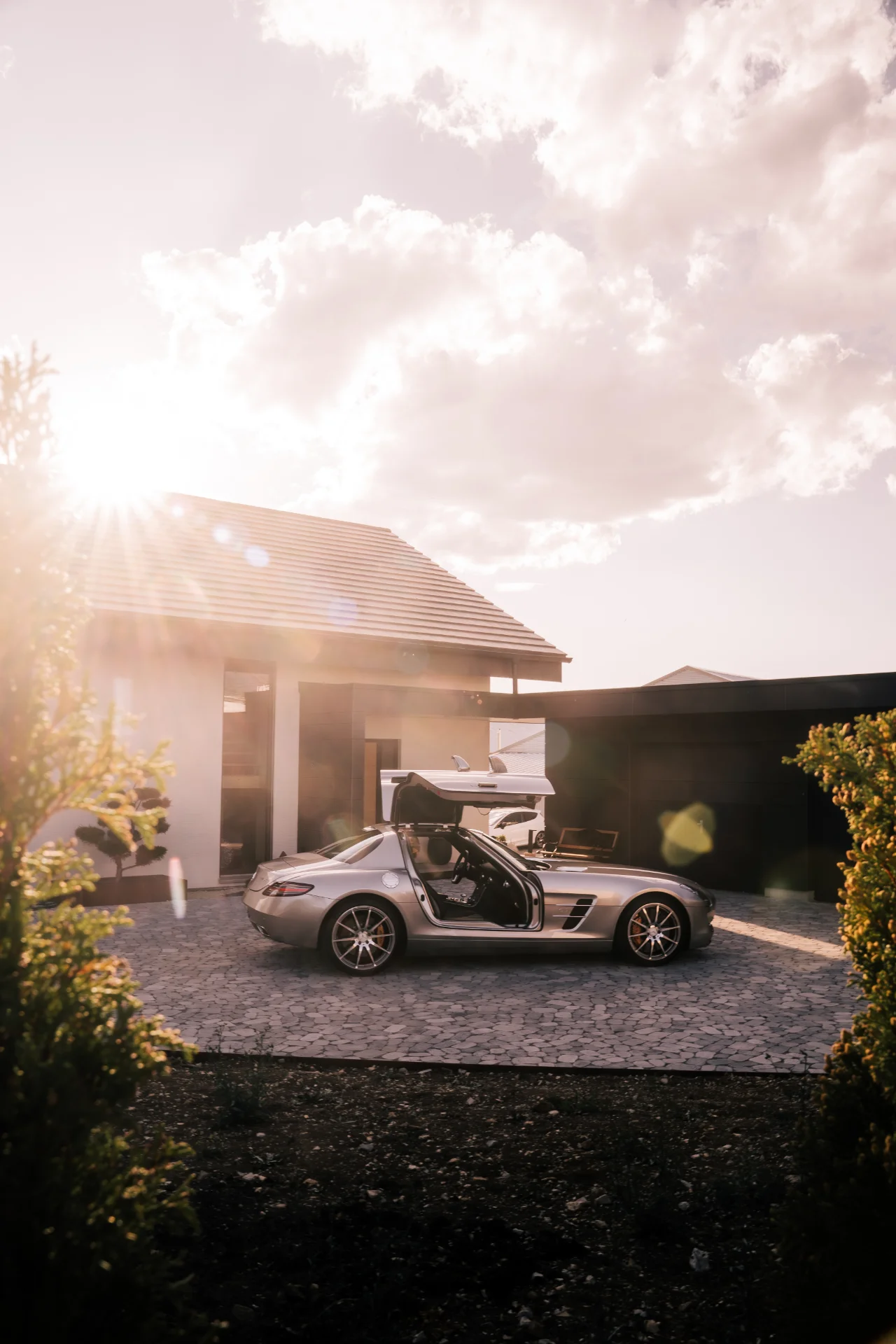 Fotos von einem Mercedes SLS bei der Werkstatt Oldtimer Erz., Bild 12