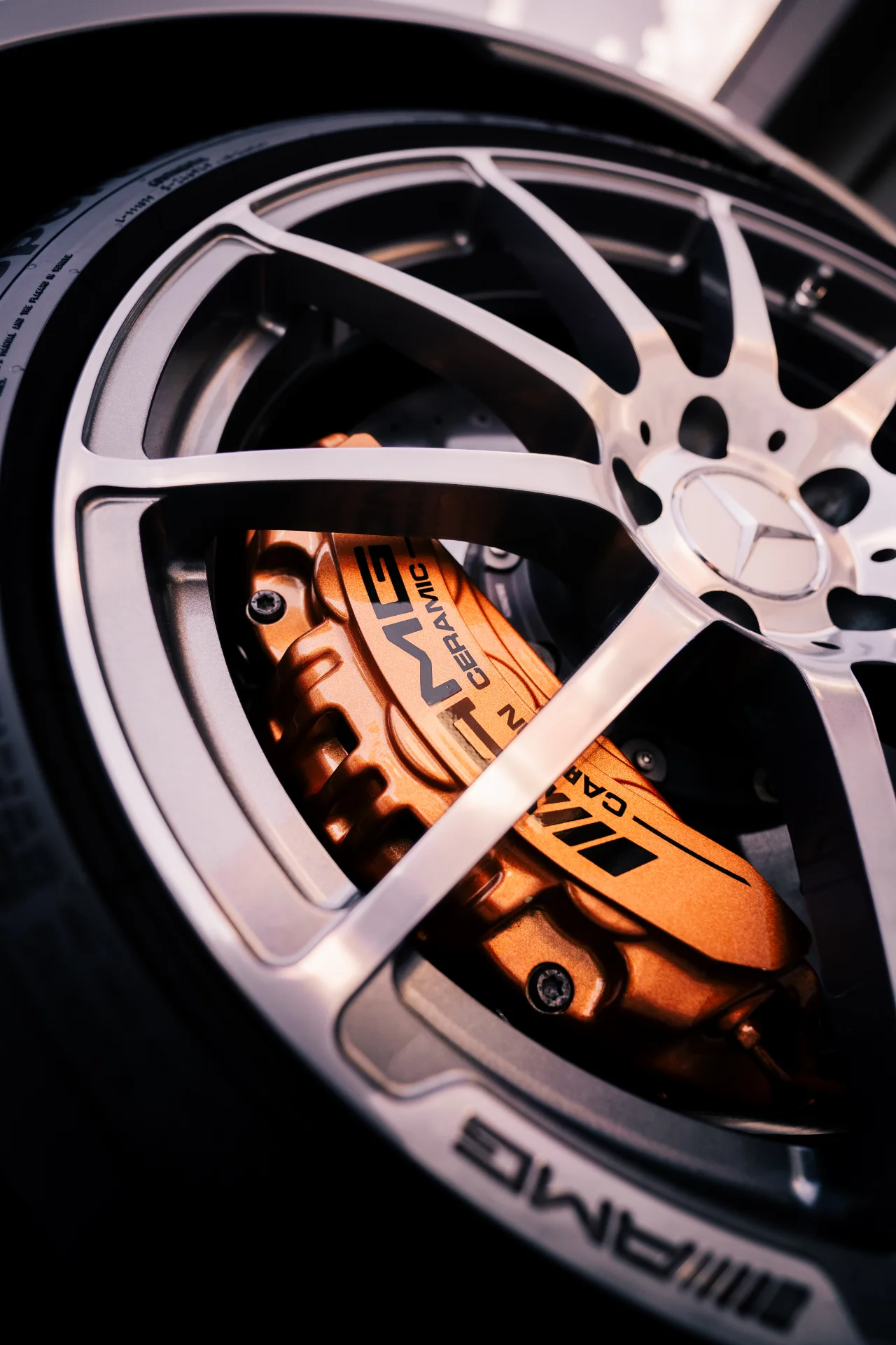Fotos von einem Mercedes SLS bei der Werkstatt Oldtimer Erz., Bild 6