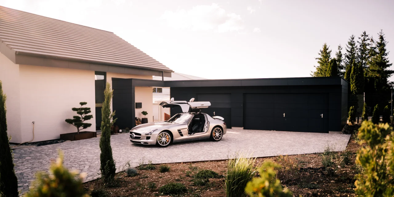 Fotos von einem Mercedes SLS bei der Werkstatt Oldtimer Erz., Bild 14