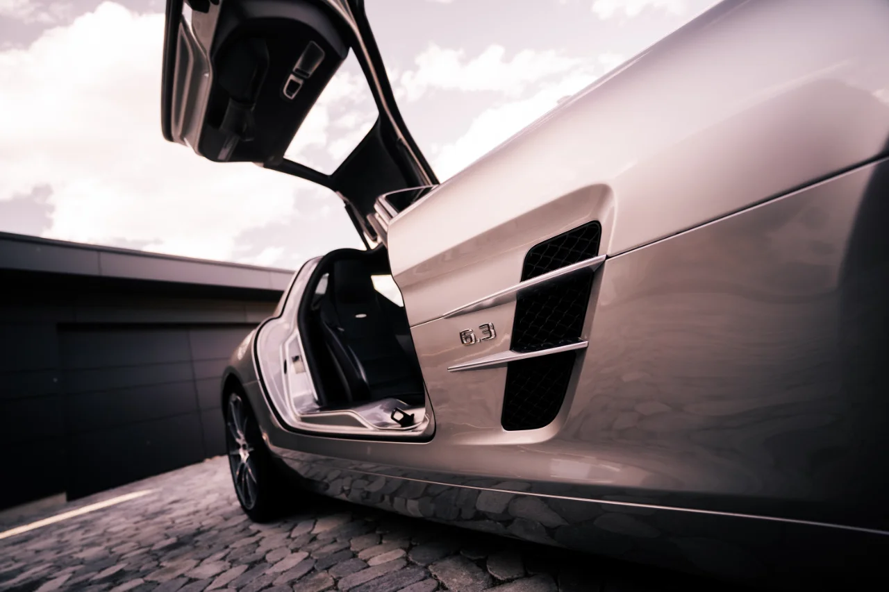 Fotos von einem Mercedes SLS bei der Werkstatt Oldtimer Erz., Bild 18