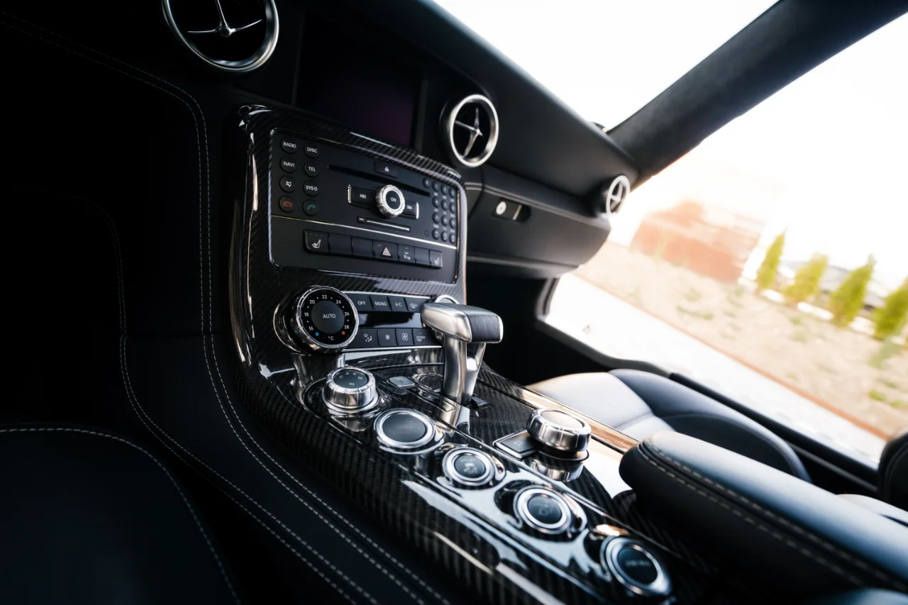 Fotos von einem Mercedes SLS bei der Werkstatt Oldtimer Erz., Bild 8